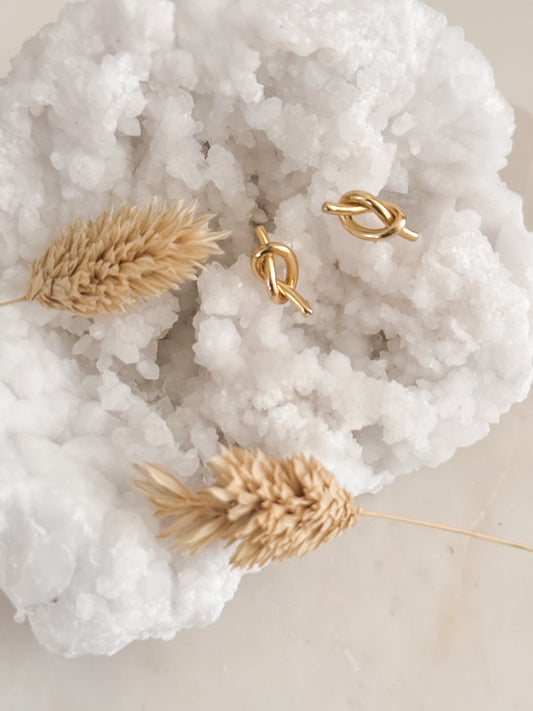Knot studs